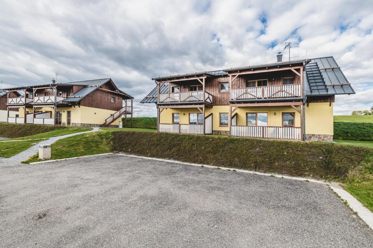 Hotel Resort Relax Dolni Vltavice ภายนอก รูปภาพ