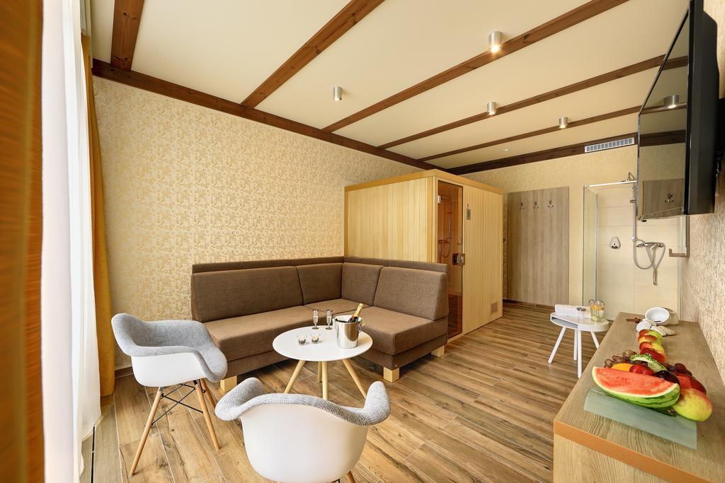Hotel Resort Relax Dolni Vltavice ภายนอก รูปภาพ