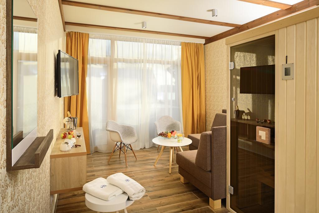 Hotel Resort Relax Dolni Vltavice ภายนอก รูปภาพ